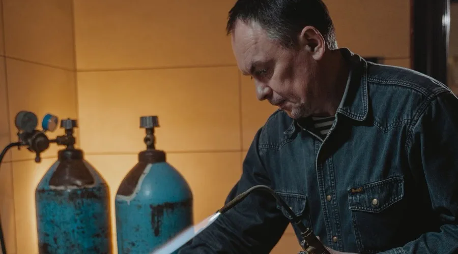 Gázhegesztő képzés a MODELLO Intézetben — oxiacetilén lánghegesztés gyakorlati oktatáson